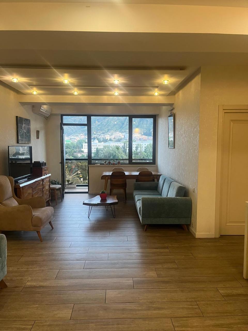 Panorama Khiliani Lejlighed Tbilisi Eksteriør billede