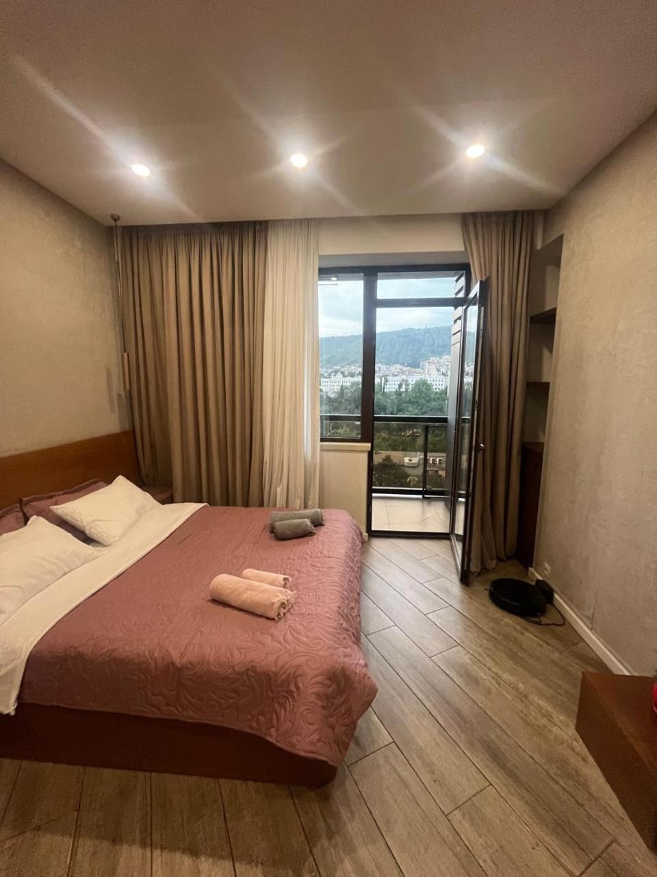 Panorama Khiliani Lejlighed Tbilisi Eksteriør billede